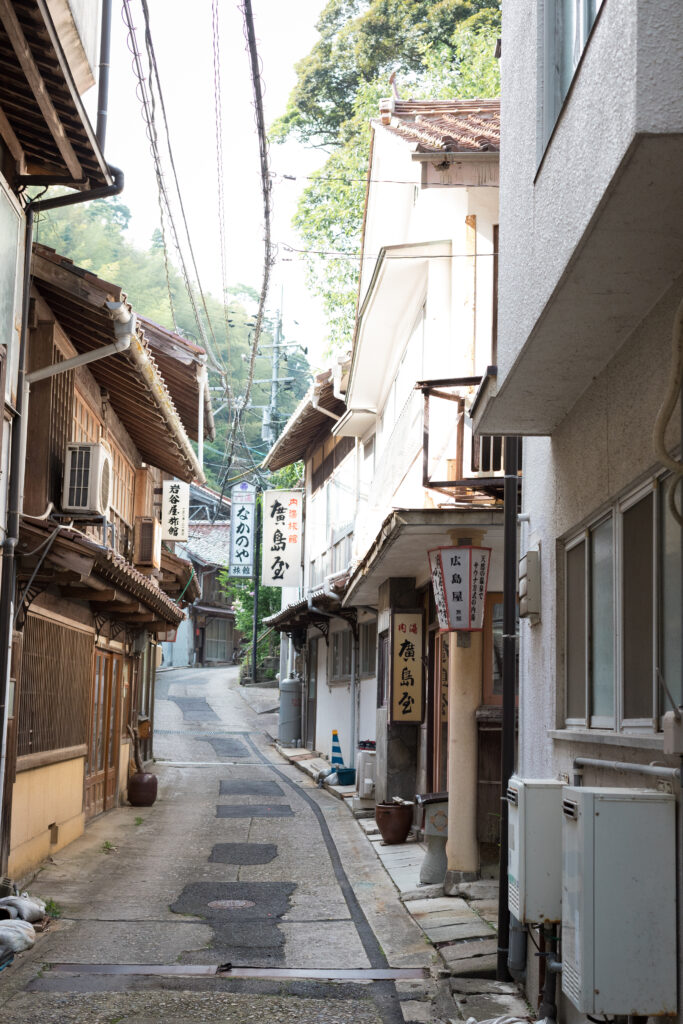 温泉津の町並み