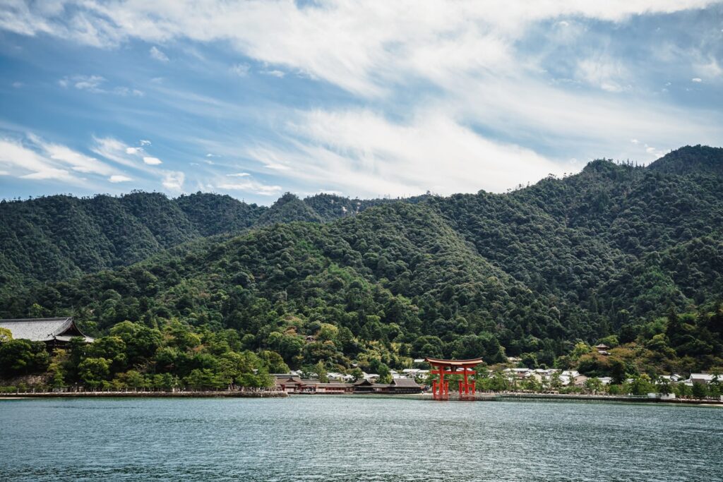 厳島遠景