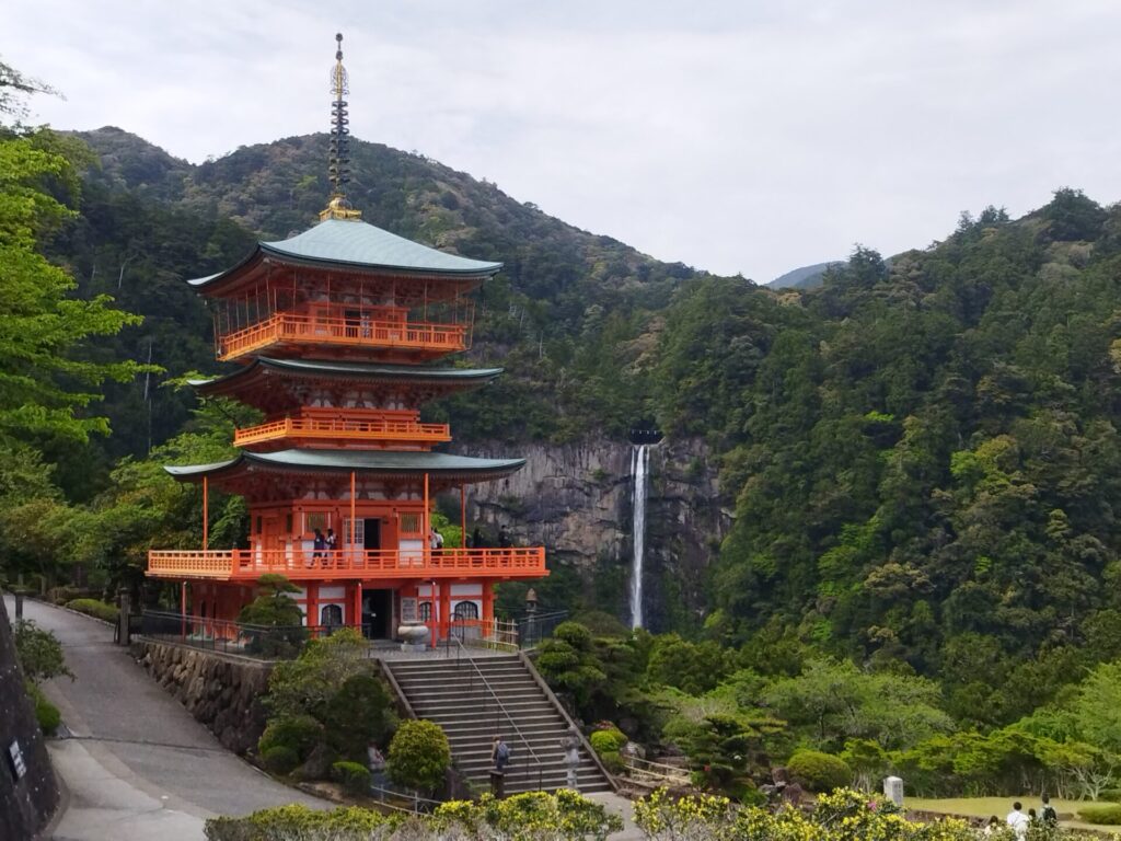 青岸渡寺三重塔