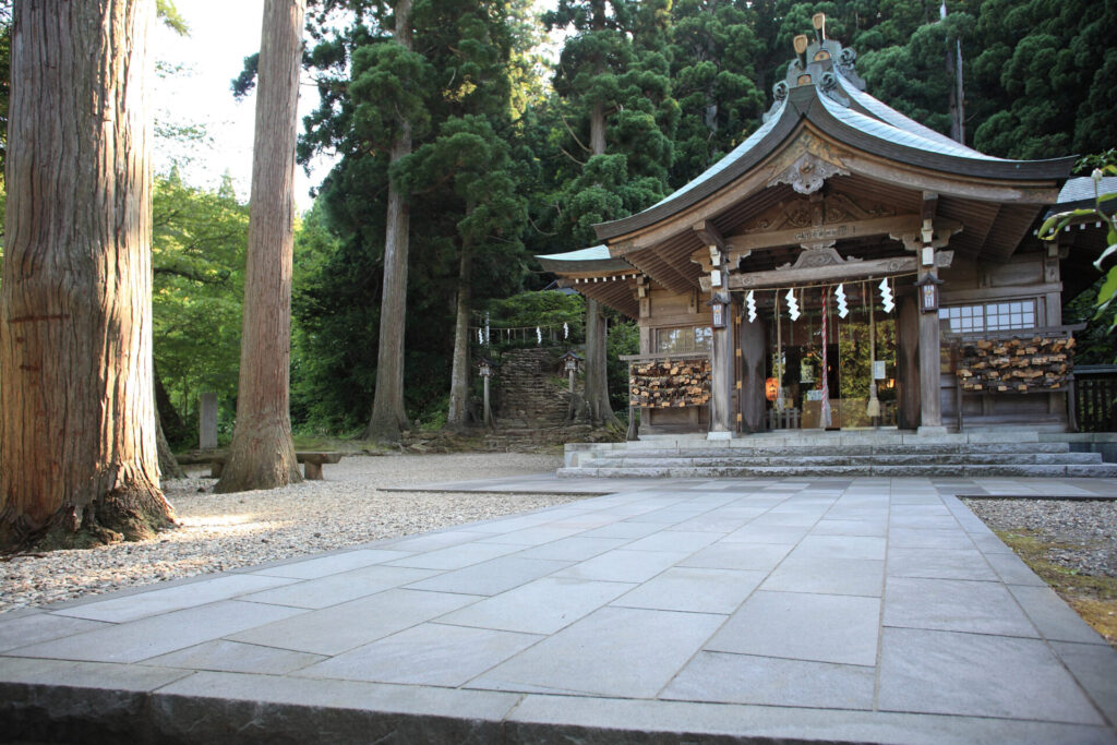 真山神社